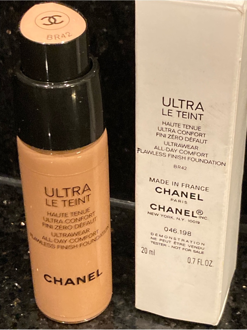 CHANEL Makeup Ultrawear All Day Foundation (BR42)-Free 2 MAC Mascara/Lancôme Bag